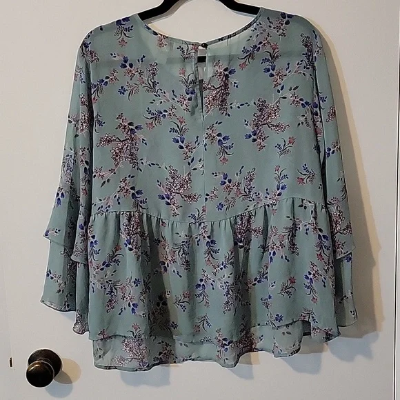 Arizona Jean Company Green Bell Sleeve Sheer Floral Blouse - Picture 5 of 8